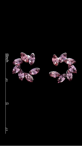 Picture of Natural Designed Swarovski Element Floral Stud 