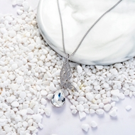 Picture of Sparkling Casual White Pendant Necklace