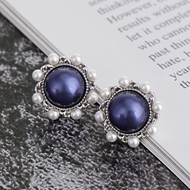 Picture of Trendy Platinum Plated Zinc Alloy Stud Earrings with No-Risk Refund