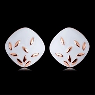 Picture of Good Quality Enamel Casual Stud Earrings