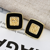 Picture of Fancy Casual Gold Plated Stud Earrings Factory Supply