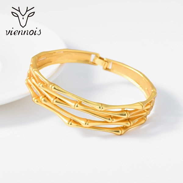 Picture of Sparkling Classic Gold Plated Fashion Bracelet