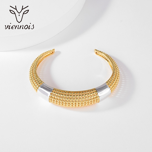 Picture of Fast Selling Gold Plated Zinc Alloy Fashion Bangle from Editor Picks