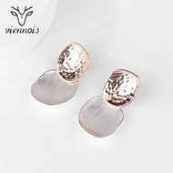 Picture of Dubai Zinc Alloy Dangle Earrings with Speedy Delivery