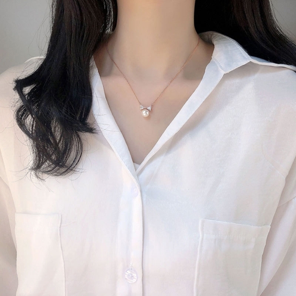 Picture of Nickel Free Rose Gold Plated White Pendant Necklace with No-Risk Refund