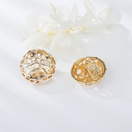 Picture of Eye-Catching Gold Plated Dubai Stud Earrings with Member Discount