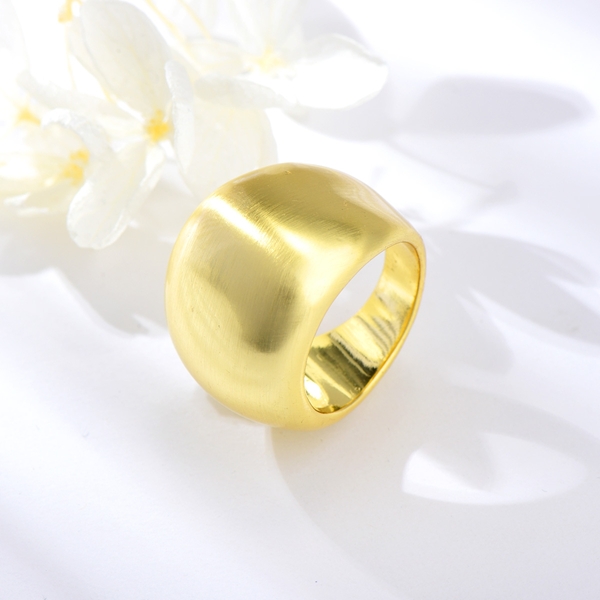 Picture of Attractive Gold Plated Big Fashion Ring For Your Occasions