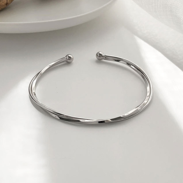 Picture of Buy Platinum Plated Small Fashion Bangle with Low Cost