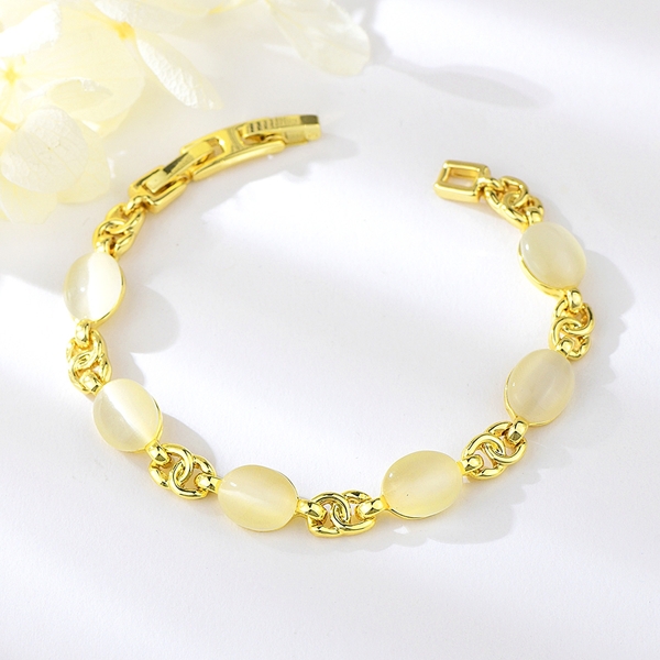 Picture of Hot Selling White Zinc Alloy Fashion Bracelet in Bulk