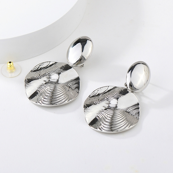 Picture of Eye-Catching Platinum Plated Dubai Dangle Earrings from Reliable Manufacturer