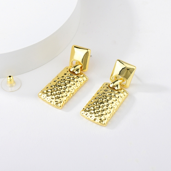 Picture of Low Cost Zinc Alloy Big Dangle Earrings with Low Cost