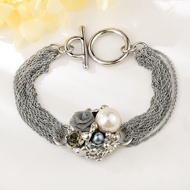 Picture of Latest Big Artificial Pearl Fashion Bracelet