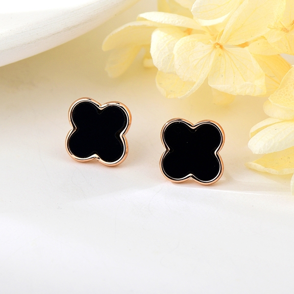 Picture of Flower Small Stud Earrings in Bulk