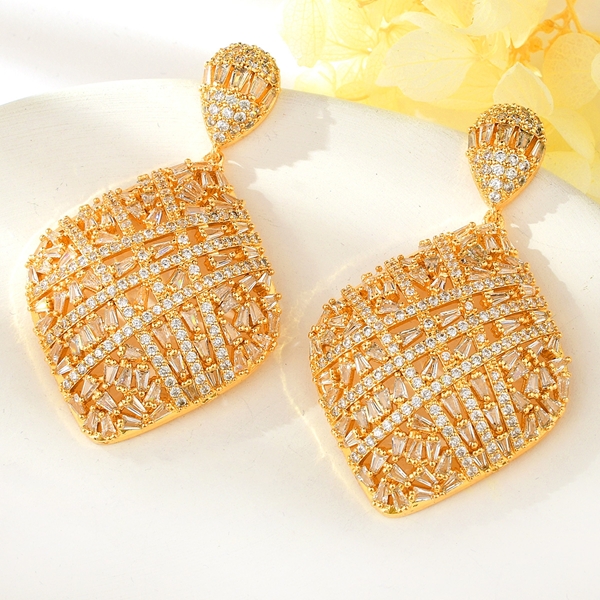 Picture of Luxury Gold Plated Dangle Earrings with 3~7 Day Delivery