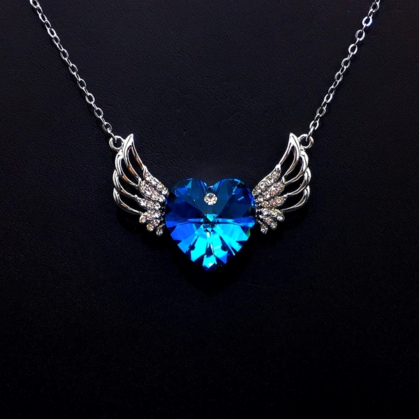 Picture of Bling Party Wing Pendant Necklace