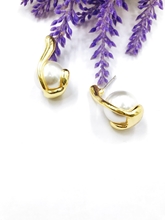 Show details for Simple shell pearl Clip On Earrings with 3~7 Day Delivery