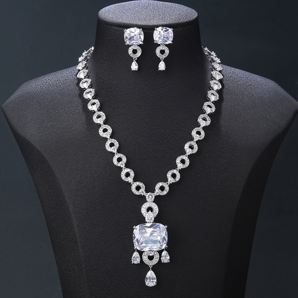 Picture of Staple Cubic Zirconia Gold Plated 2 Piece Jewelry Set