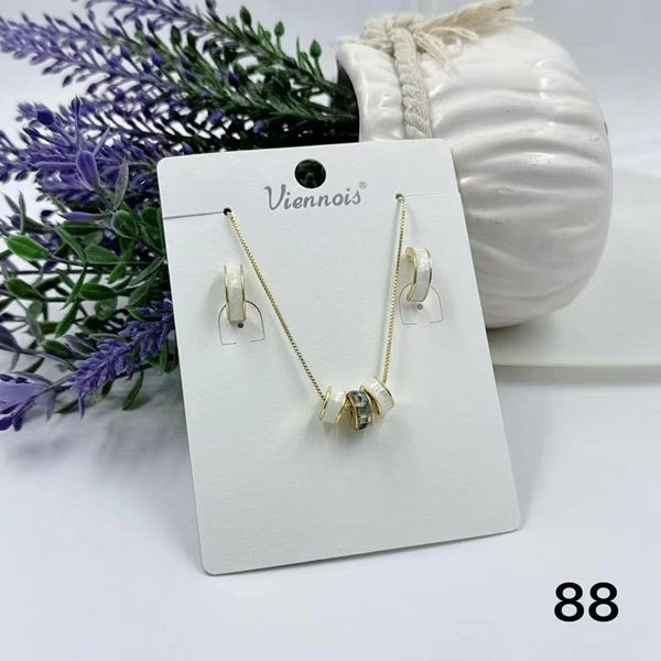 Picture of Classic Opal Y Necklace with Speedy Delivery