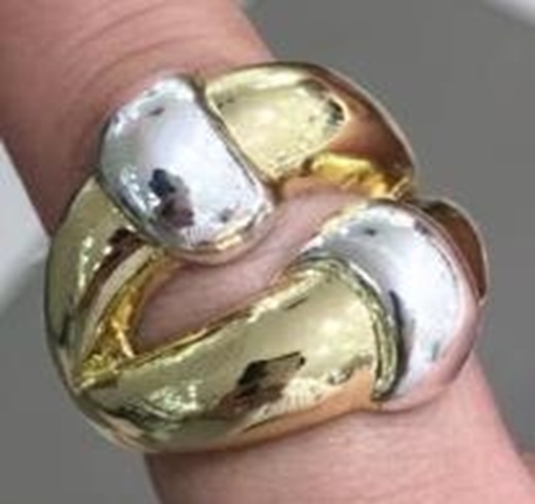 Picture of Simple Gold Plated Cocktail Ring with 3~7 Day Delivery