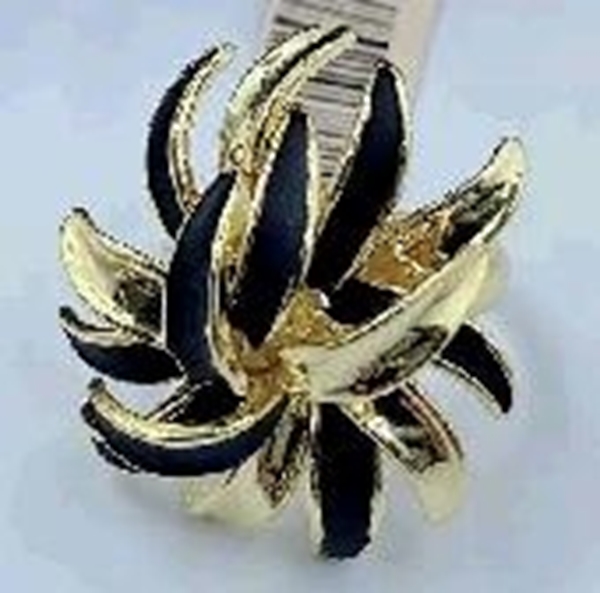 Picture of Sparkling Party Simple Cocktail Ring